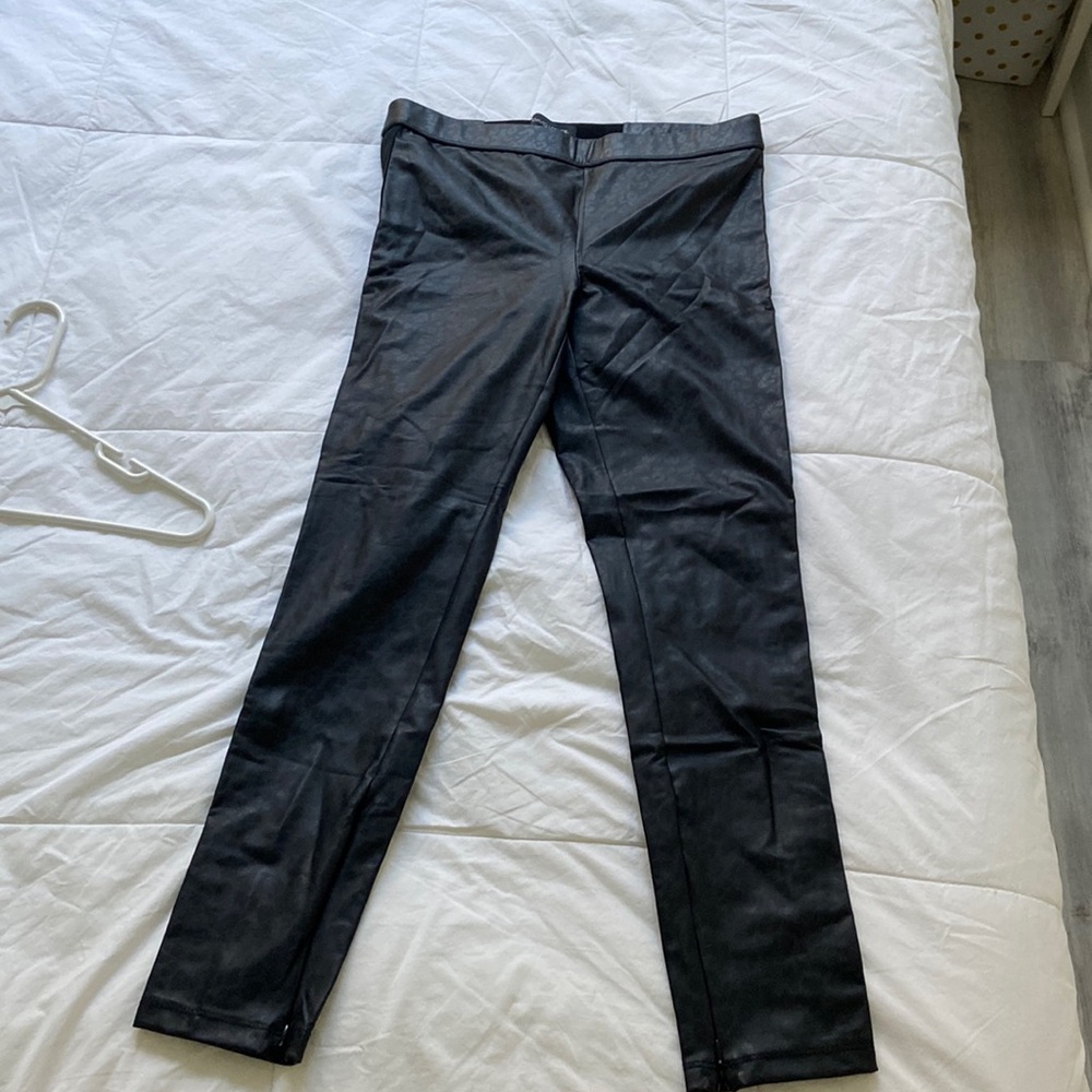 Black patterned faux leather leggings